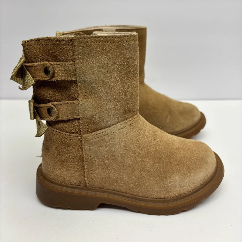Ugg Tan Suede Ankle Boots, SZ 10 toddler girl, box 35